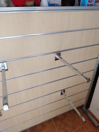 Expositor gondola panel lamas.