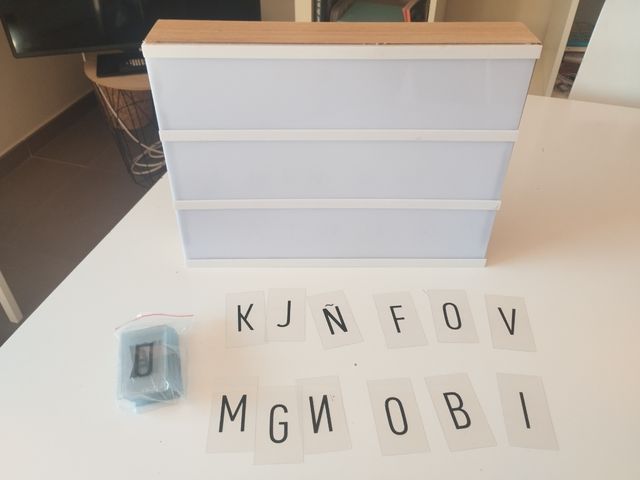 Cuadro de luces con letras