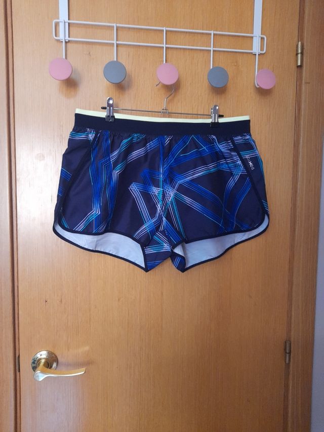 Pantalón corto deportivo