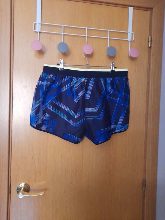 Pantalón corto deportivo