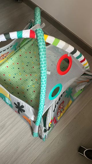 Gimnasio de actividades bebé