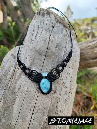 Girocollo in macrame e larimar