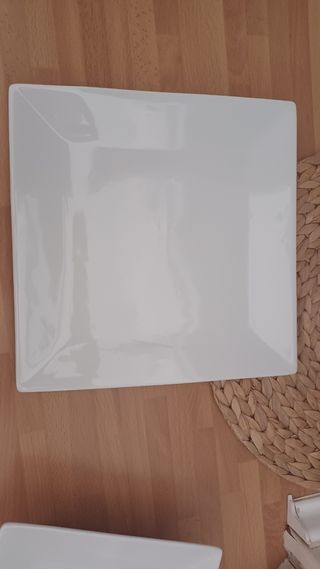 Vajilla blanca y cuadrada de porcelana 24 piezas