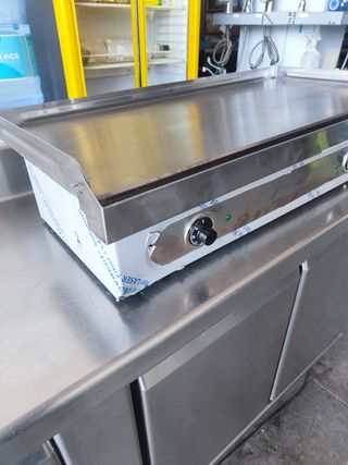 Plancha Eléctrica Acero Rectificado 85cm