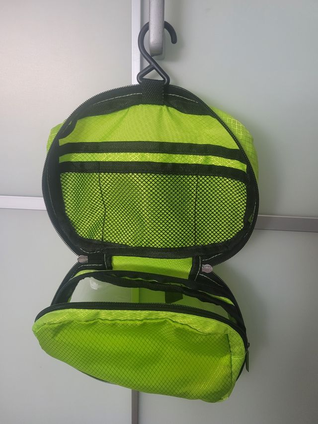 Beauty viaggio con gancio da appendere