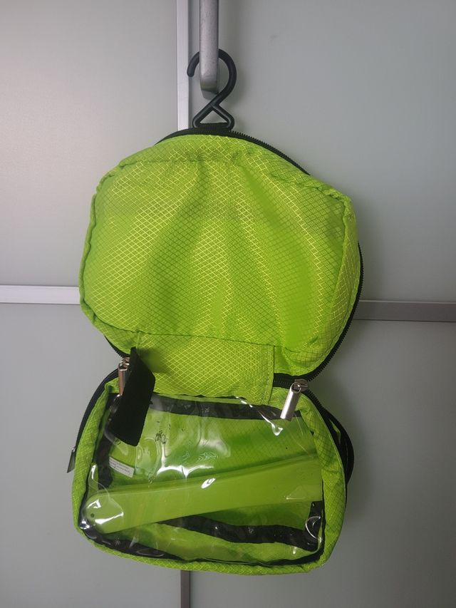 Beauty viaggio con gancio da appendere