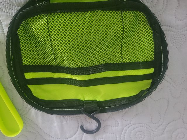 Beauty viaggio con gancio da appendere