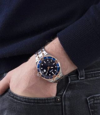 RELOJ GUESS PREMIER, NUEVO ACESTRENAR