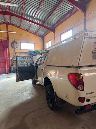 Mitsubishi L 200 2009