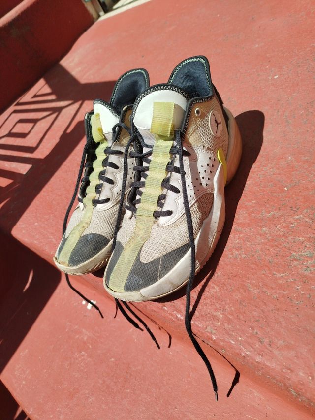 Nike Jordan React Elevation Blancas