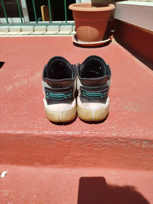 Nike Jordan React Elevation Blancas