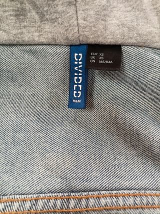 Cazadora vaquera con capucha de H&M
