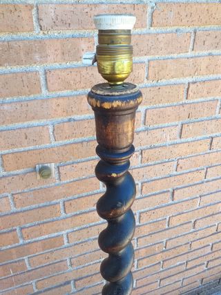 Lámpara de pie,  antigua 160 cm alto. 