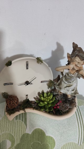 Soprammobile con orologio