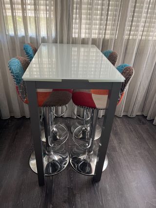 Mesa alta con extensión + 4 tamburete patchwork 