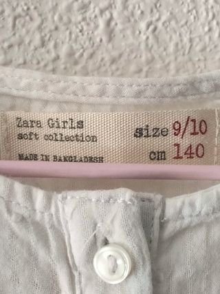 Blusa blanca con volantes Zara niña 