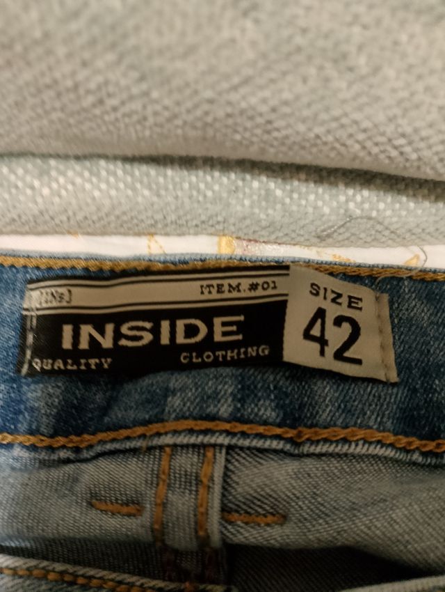 Dos pantalones marca inside los dos 10€