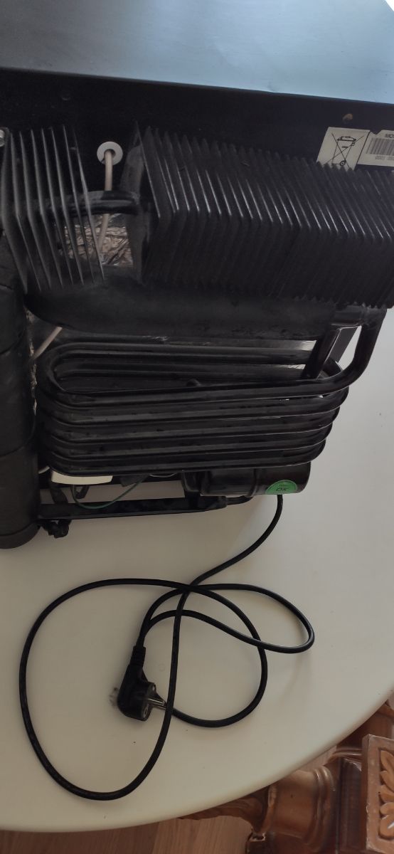 Nevera mini bar,,, averia