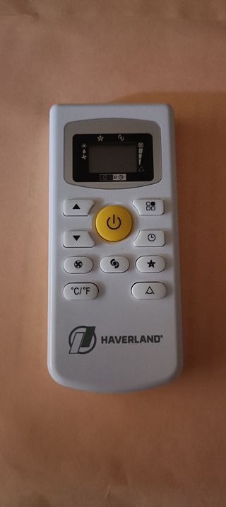 Varios mandos aire acondicionado.