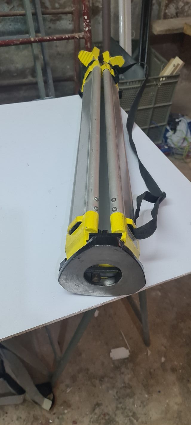 Laxer Rugby 100 Leica, 30 ml de distancia