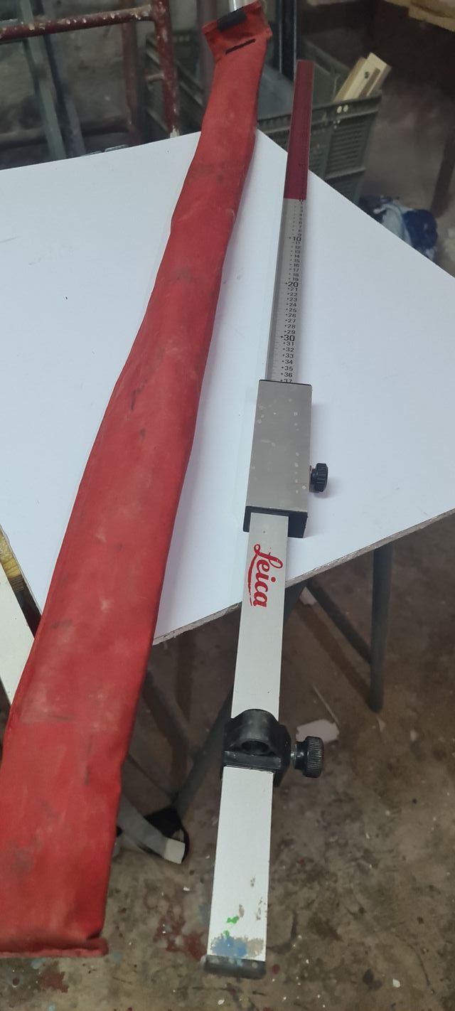 Laxer Rugby 100 Leica, 30 ml de distancia