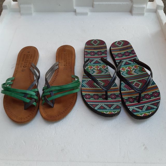 Due paia di infradito e due omaggi