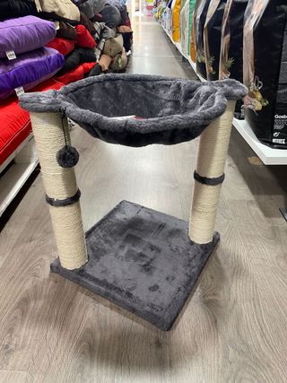 CAMA PARA GATOS ELEVADA + RASCADOR