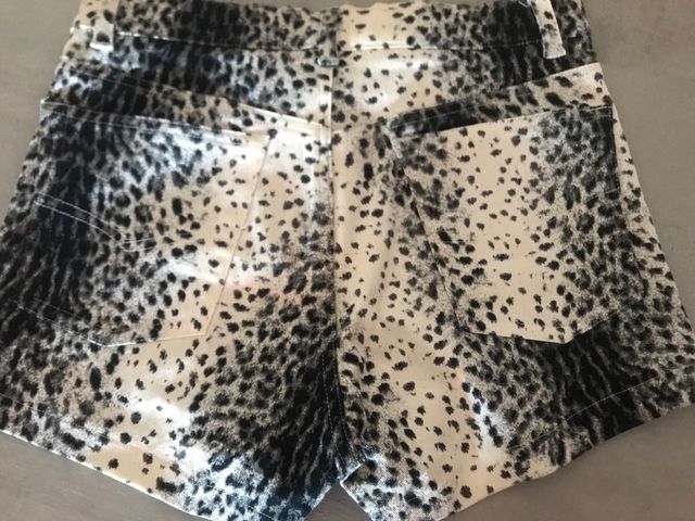 Short animal print
