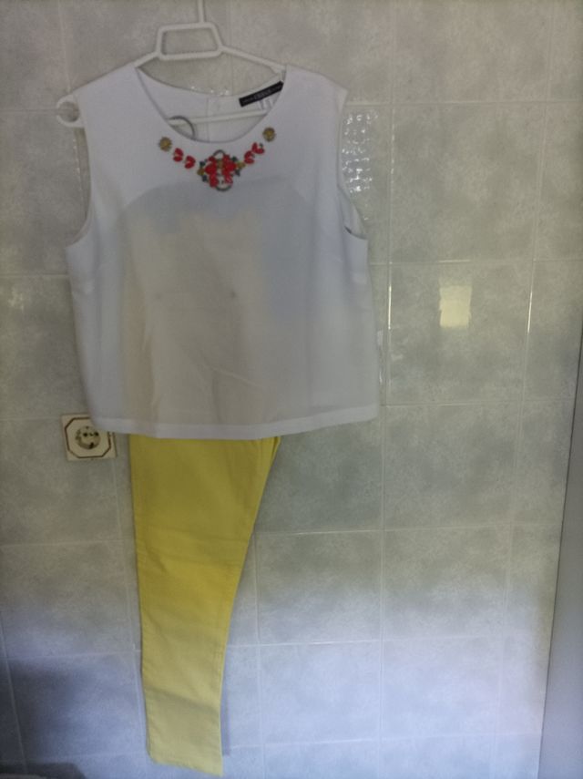 Conjunto pantalón y camiseta