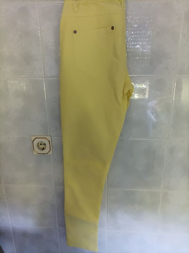 Conjunto pantalón y camiseta