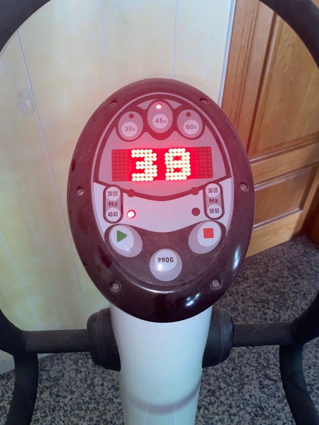 Máquina vibradora Merit Fitness V1000