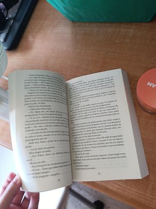 Libro: la fragilidad de un corazón bajo la lluvia.