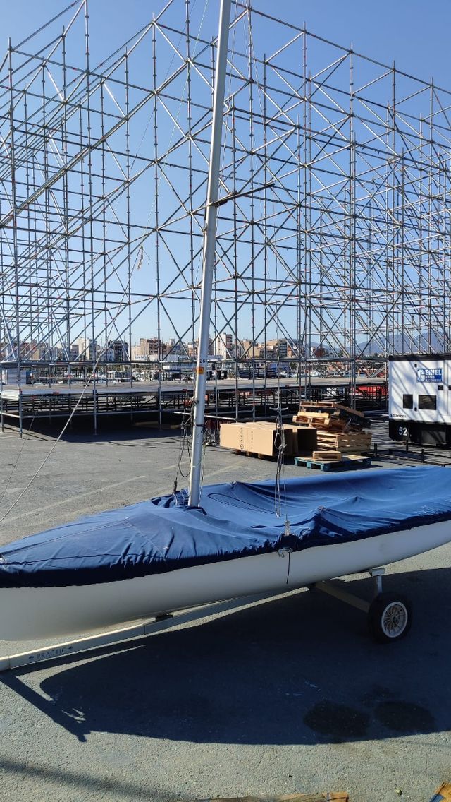 Barco 420 vela ligera Lenam en Castellón