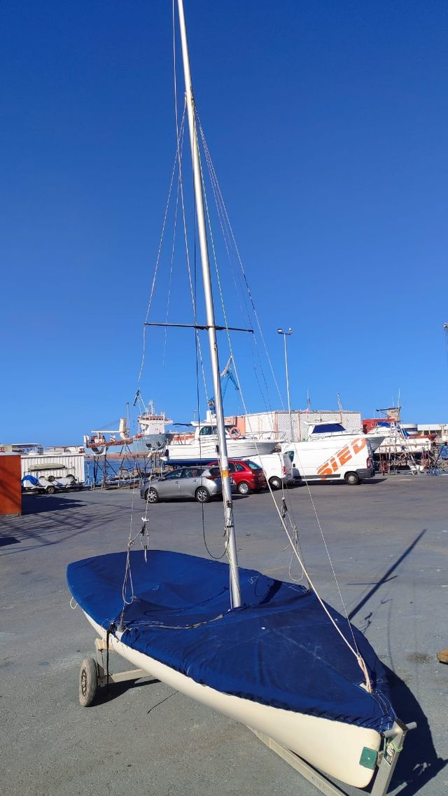 Barco 420 vela ligera Lenam en Castellón