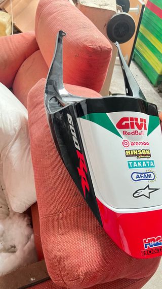 Colin carenado trasero cbr 600rr 05