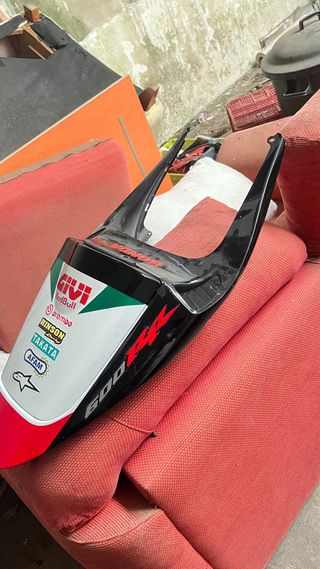 Colin carenado trasero cbr 600rr 05