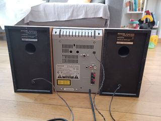 Minicadena AIWA CD, casette y radio, mando a dist.