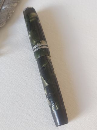 Pequeña estilográfica antigua.