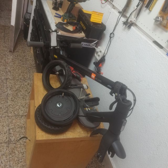 Taller de scooters eléctricos.
