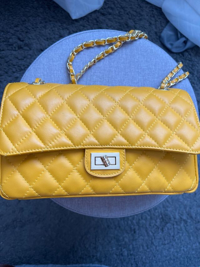 Borsa in pelle gialla