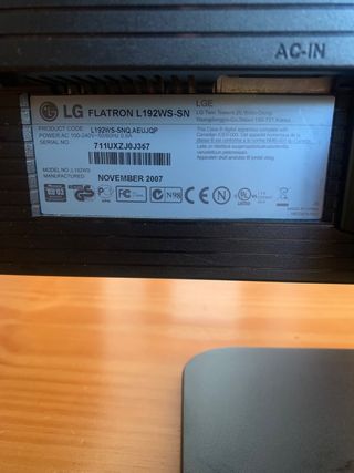 Monitor LG Flatron L192WS + Cabos