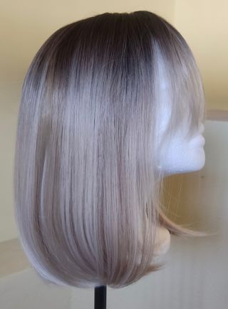 Peruca loiro curto com franja + touca