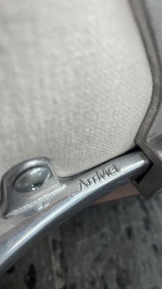 Taburete de bar Arrmet Tamago Robby Cantarutti