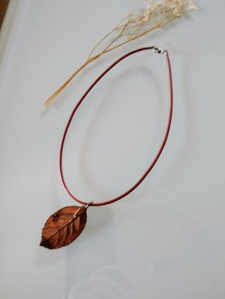 Gargantilla hoja de rosal