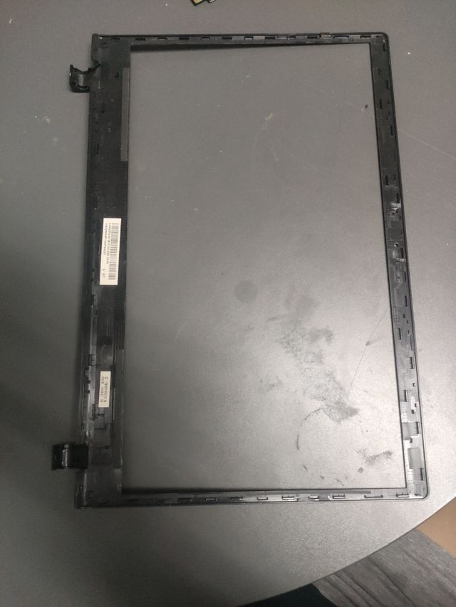 Marco pantalla Asus x560ud