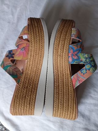Sandalias con plataforma de verano 