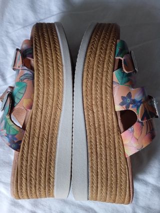 Sandalias con plataforma de verano 