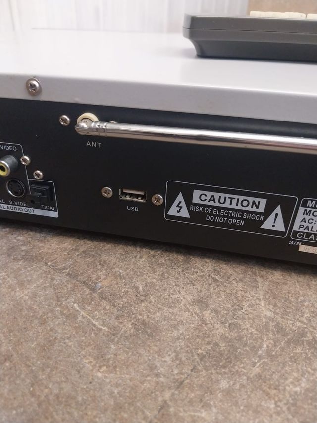 Lettore DVD CD amplificato