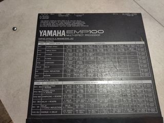 Procesador de efectos Yamaha emp 100.