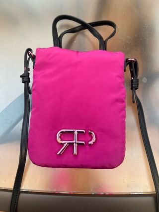 Bolso nylon rosa detalle metalizado